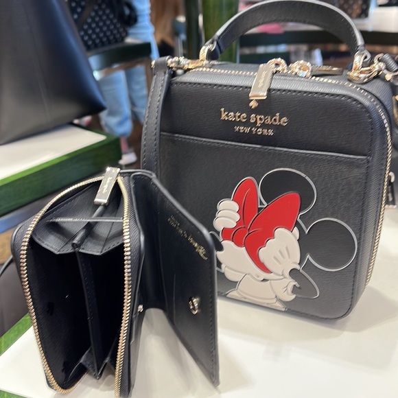 Kate Spade Disney Minnie Mouse Daisy Vanity Crossbody Bag & Zip Around Wallet - Picture 4 of 16